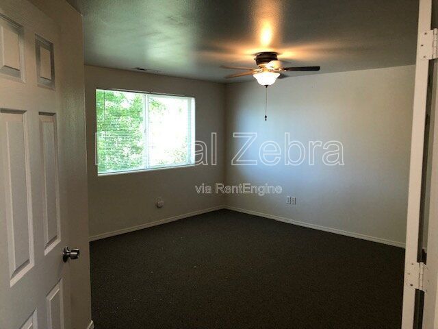 Building Photo - 3268 SW Metolius Pl