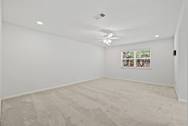 Building Photo - Stylish & Renovated Townhome in Prime West...