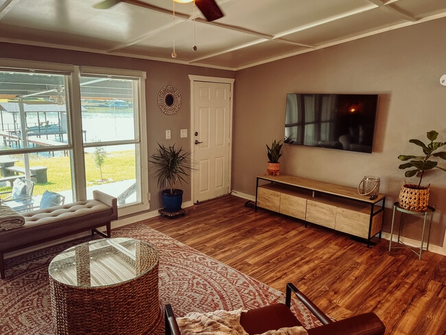 Building Photo - 150 Red Bluff Loop