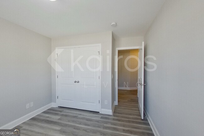 Building Photo - 106 Regis Way