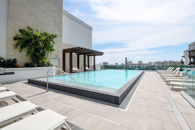 Building Photo - 200 SE Mizner Blvd