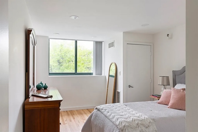 Building Photo - 42 8th St