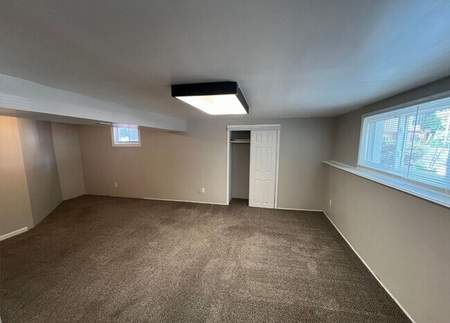 Building Photo - Quiet Cul-de-Sac Home with Bonus Room & Big Backyard!