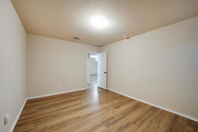 Building Photo - 185 Hometown Pkwy