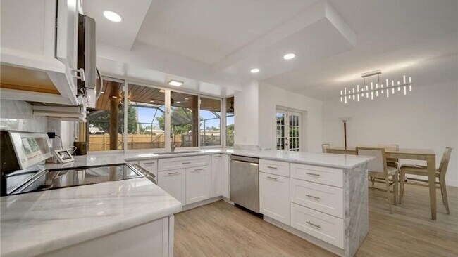 Building Photo - 4115 Madison St