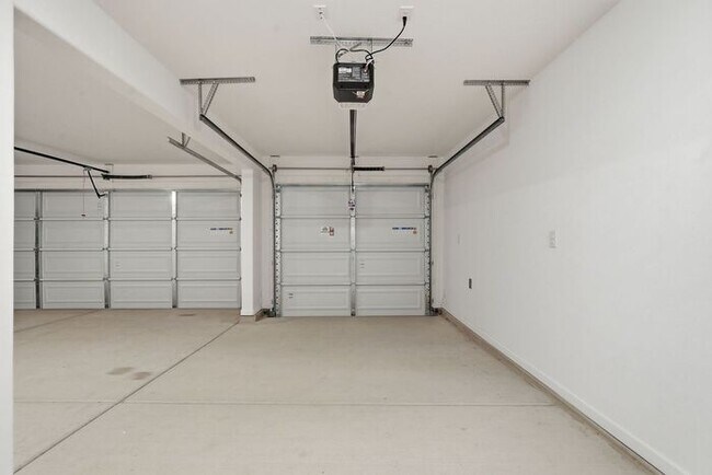 Building Photo - Modern Comfort Meets Desert Serenity – 4 Bed Rocking K Rental Home Available Now!