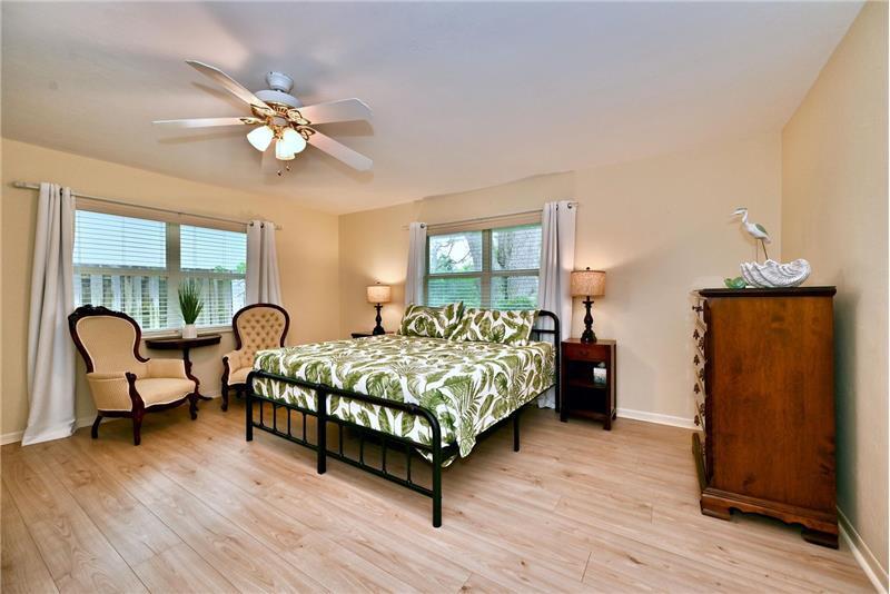 Building Photo - 129 Alhambra Pl