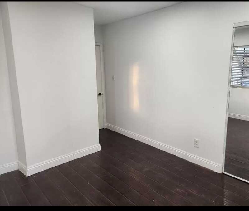 Building Photo - 6431 Roble Ave