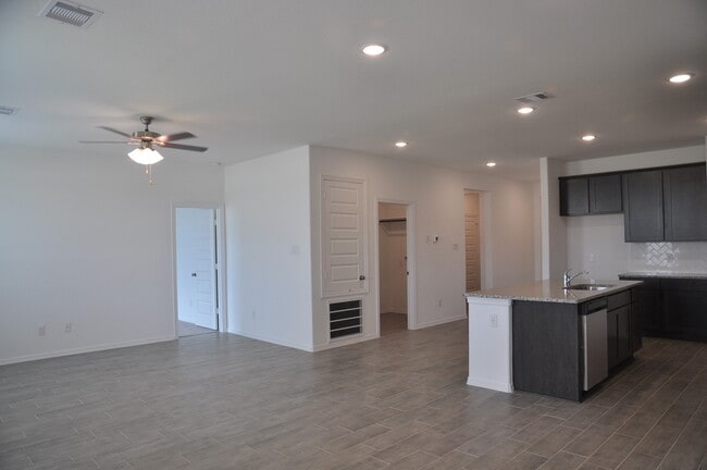 Building Photo - 5703 Aurora Grns Ln
