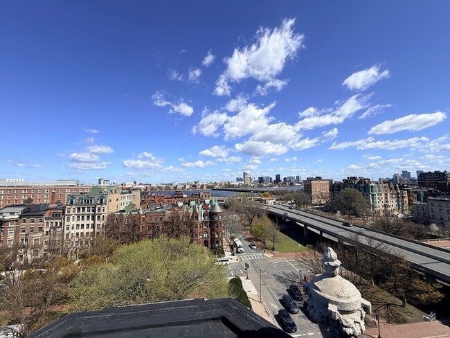 Building Photo - 464 Commonwealth Ave