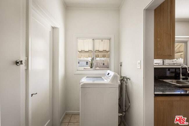 Building Photo - 1147 Westmoreland Ave