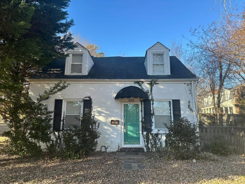 Building Photo - 0000 Avenues