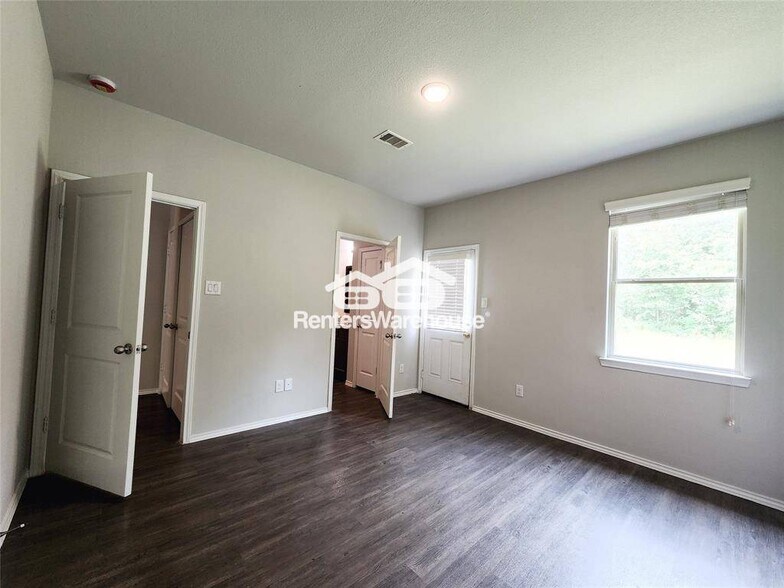 Building Photo - 26471 Joy Village Dr