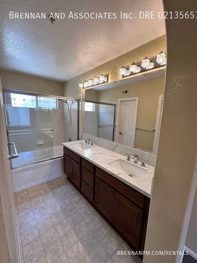 Building Photo - 2728 Farragut Rd