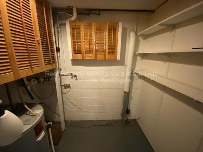 Building Photo - 926 Hilltop Blvd