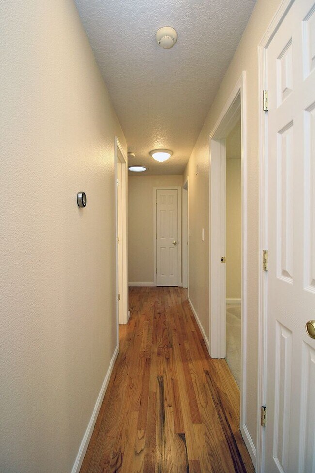 Building Photo - 5764 SW Kimball Ct