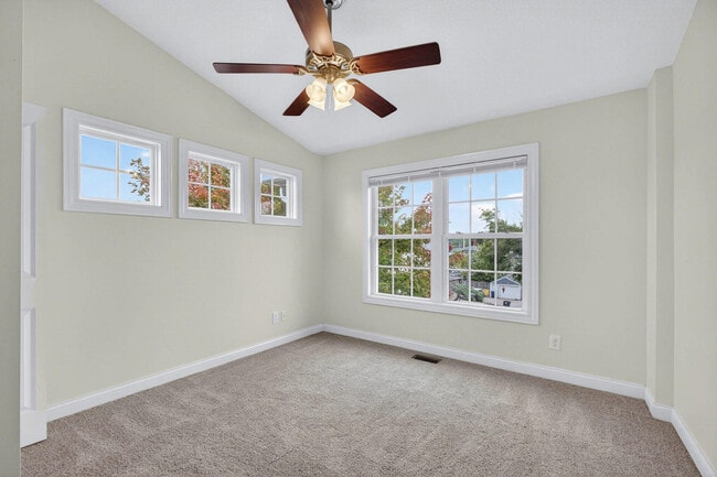 Building Photo - 320 E 29th St