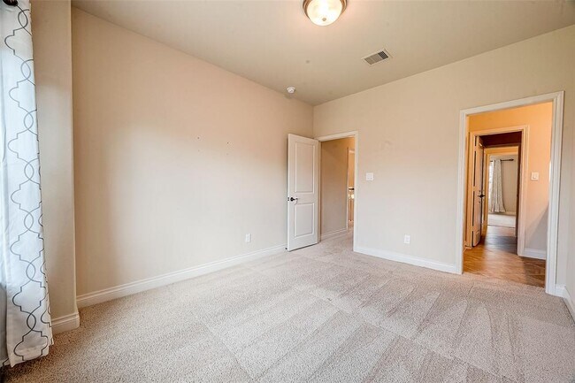 Building Photo - 13614 Lightning Falls Ln