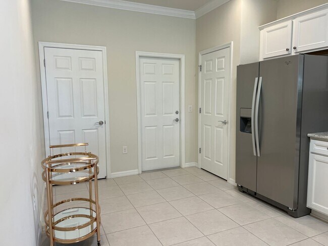 Building Photo - 2 bedroom, 2 bathroom attached villa home in Islandwalk!