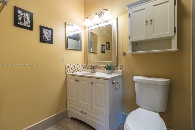 Building Photo - 6343 Pinehurst Trl W