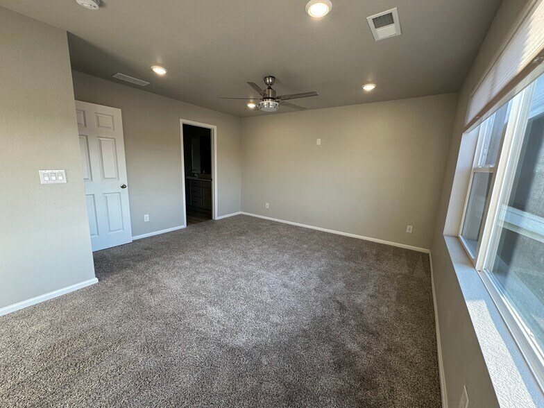 Building Photo - 762 N Rome St