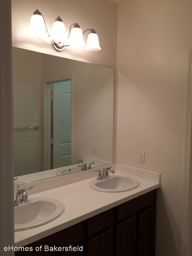 Building Photo - 4 br, 2 bath House - 5817 Moonstone Peak Dr