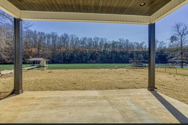 Building Photo - 3 Bed 3 Bath on the water!