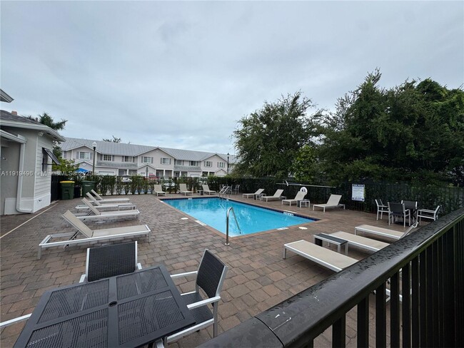 Building Photo - 1780 SE 9th Ave