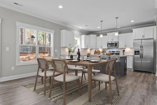 Building Photo - 20 Forest Dr