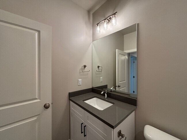 Building Photo - BRAND NEW TOWNHOME FOR RENT!