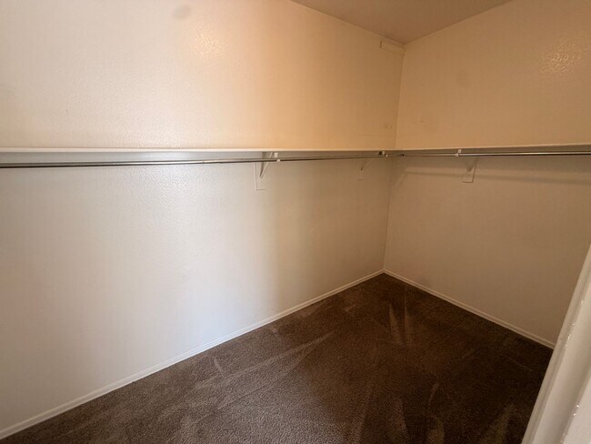Building Photo - Spacious 3 Bedroom Single Story Peoria With A 3 Car Garage