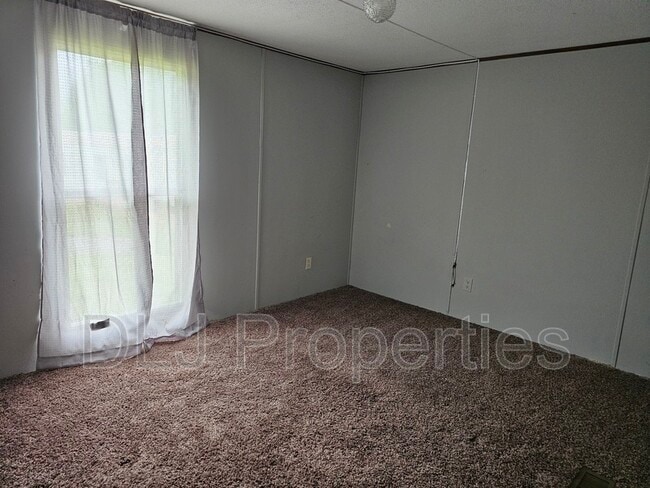 Building Photo - 616 Ruby Maes Way