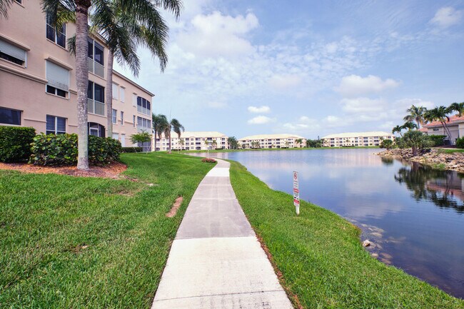 Building Photo - 9100 Southmont Cove