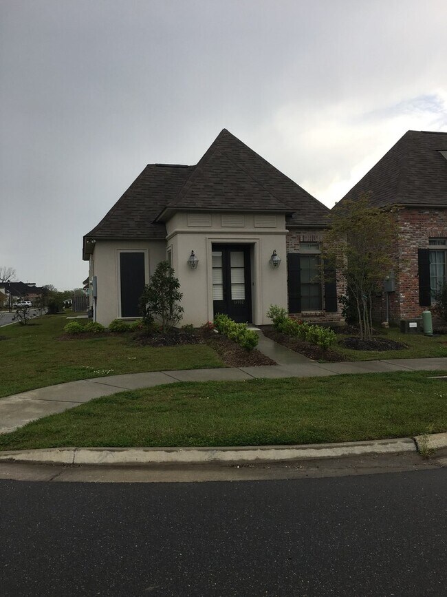 Building Photo - 14092 Wetherly Dr