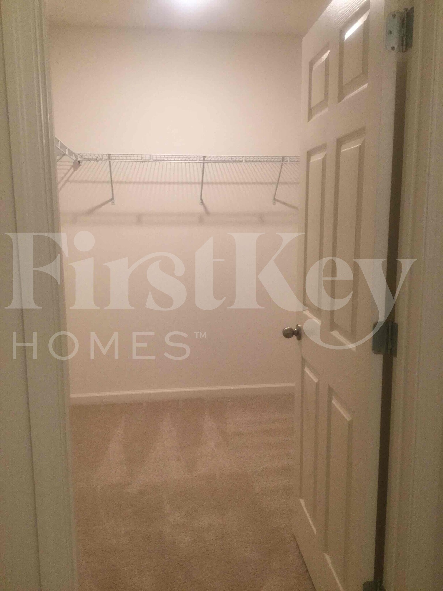 Building Photo - 407 SW Lakehurst Dr