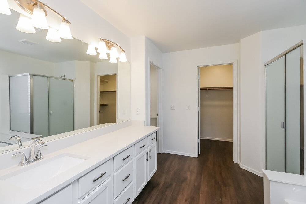 Building Photo - 11142 E Catalina Ave