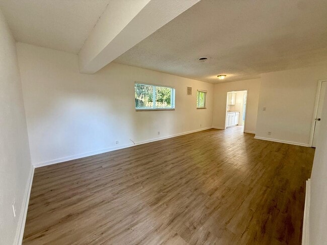 Building Photo - 3221 NE 7th Ave