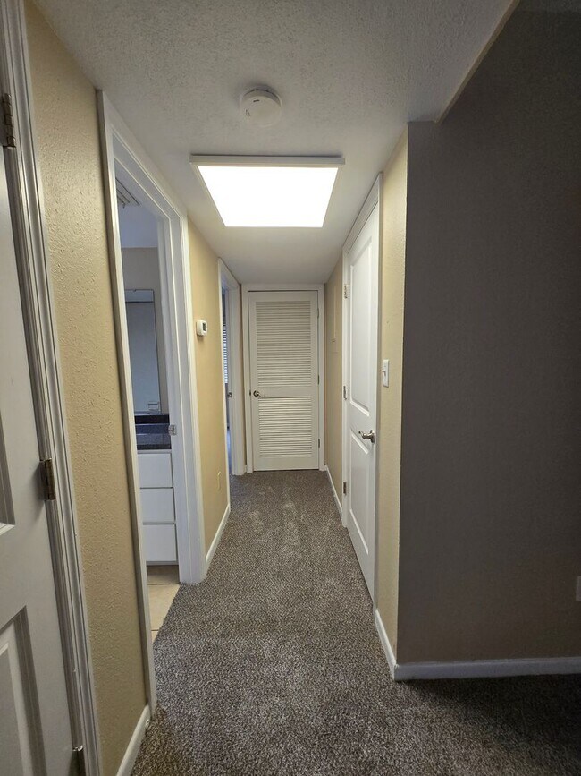 Building Photo - 2 bedroom, 2 bath/1st Floor Unit in Hawthorne Reserve