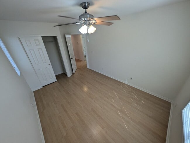 Building Photo - 7931 N Kelburn Hill St