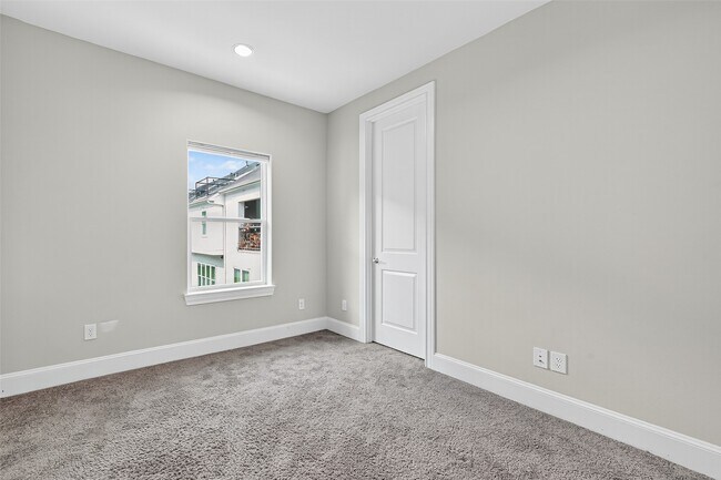 Building Photo - 815 Bringhurst St
