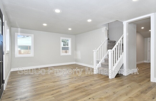 Building Photo - 202 NE 92nd Pl