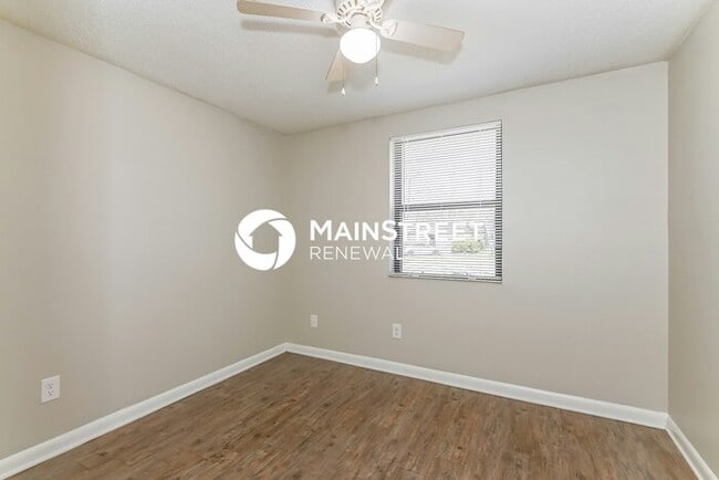 Building Photo - 4 Bedroom Pet-Friendly Home in Jacksonville, FL with Main Street Renewal