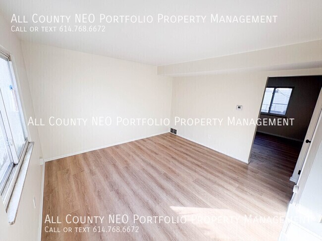 Building Photo - 376 Woodland Ave