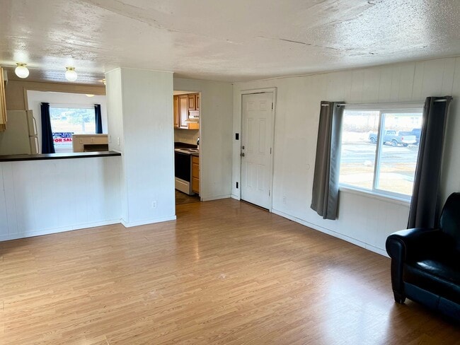 Building Photo - Southside 2 Bed Mobile Home at Southwood Manor