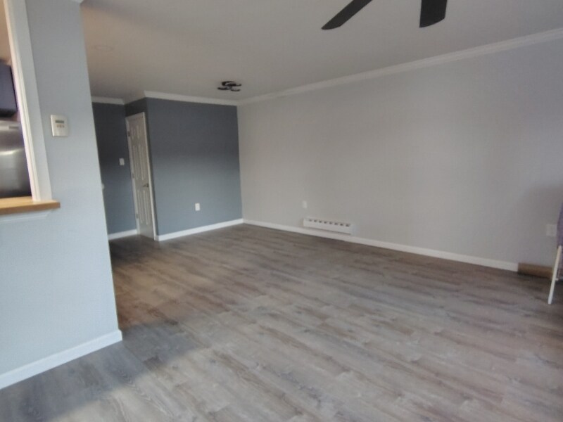 Building Photo - 54 E Maple St