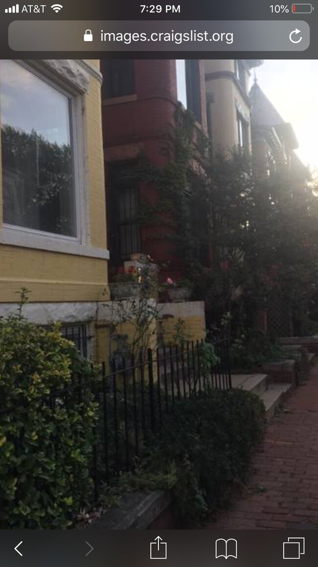 Building Photo - 902 Westminster St NW