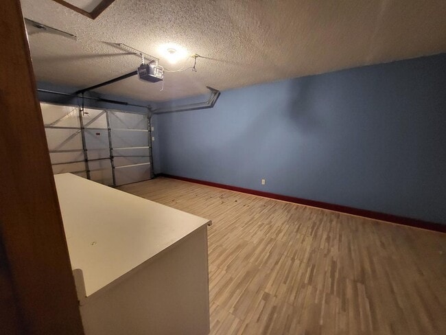 Building Photo - 25 Windsong Ln
