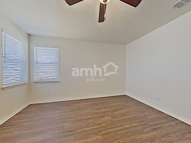 Building Photo - 2731 Spencebrook