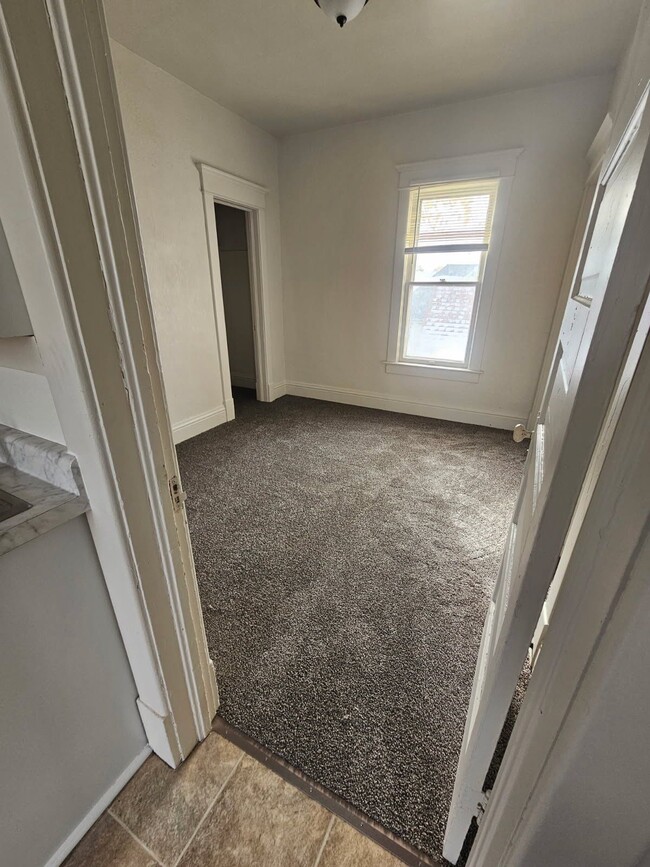 Building Photo - 226 13th St N