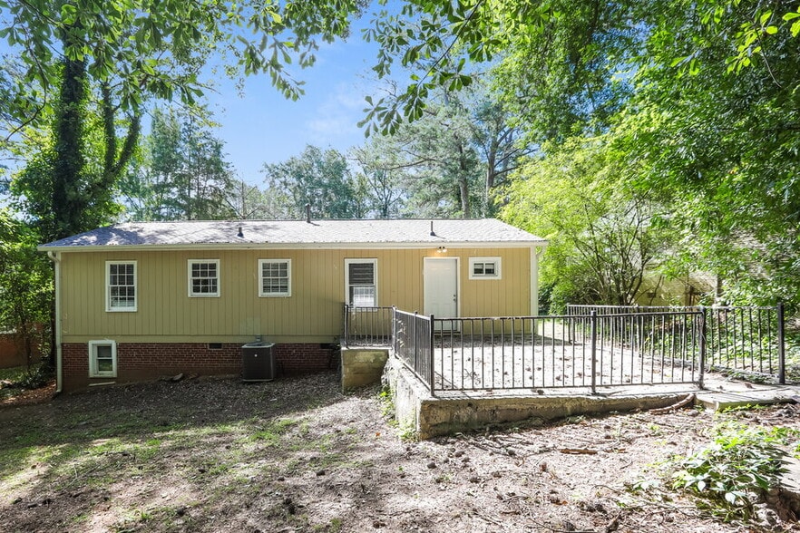Building Photo - 842 Bonneville Terrace NW